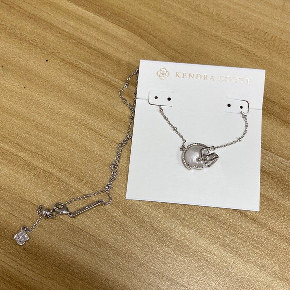 Kendra Scott Silver Circle Pendant Necklace - Picture 3 of 4